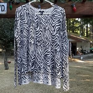 H&M Black & Cream Light Weight Sweater - XS